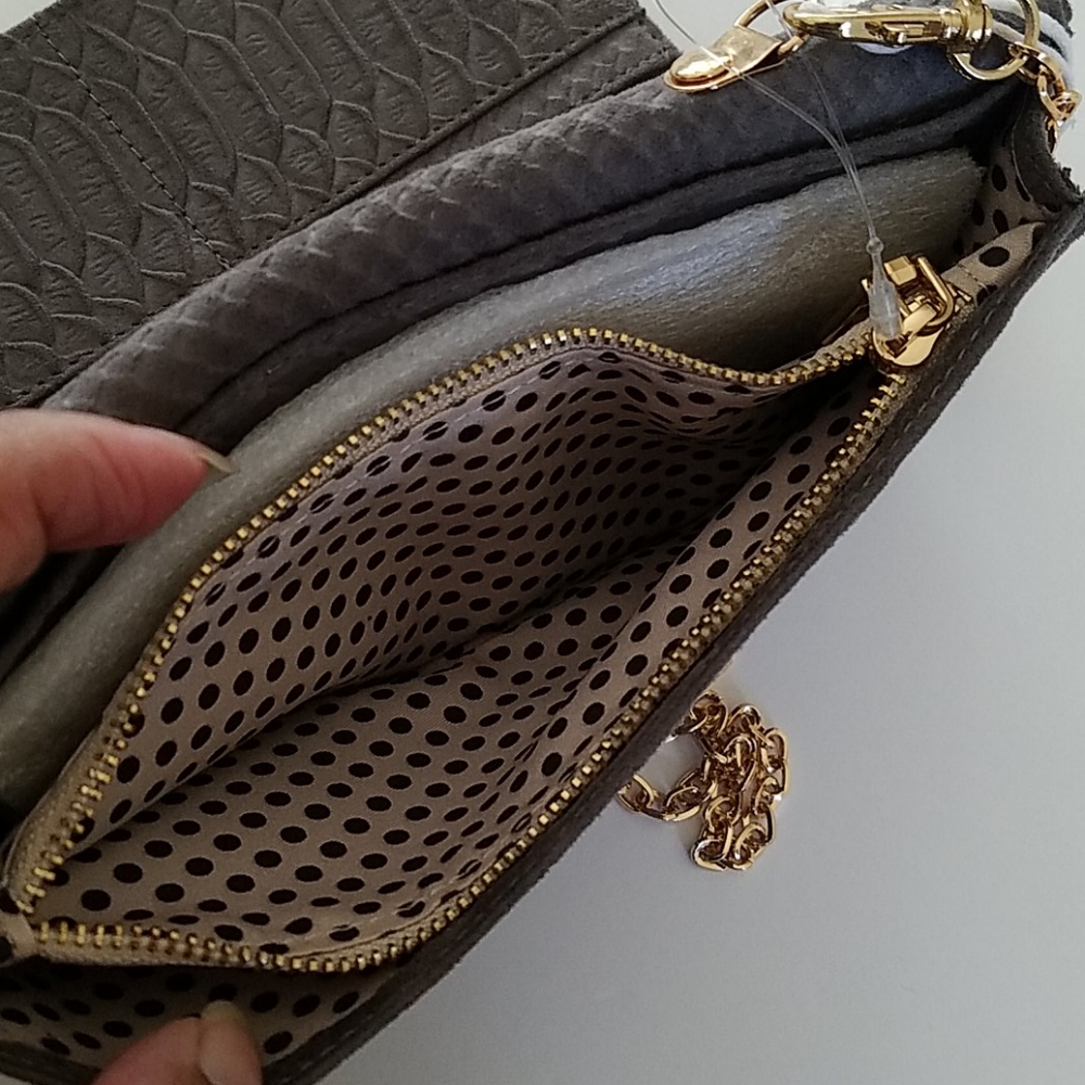 ⛔️SOLD⛔️ Urban Expressions Clutch - Picture 10 of 16